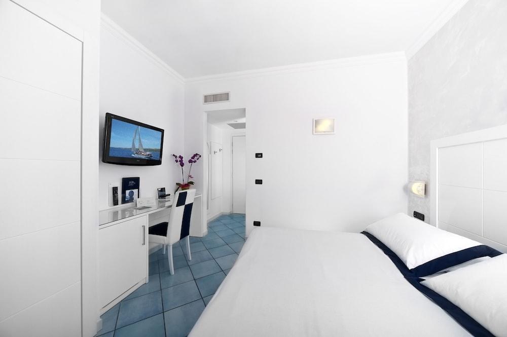 VILLA DURRUELI RESORT & SPA ISCHIA photo 3