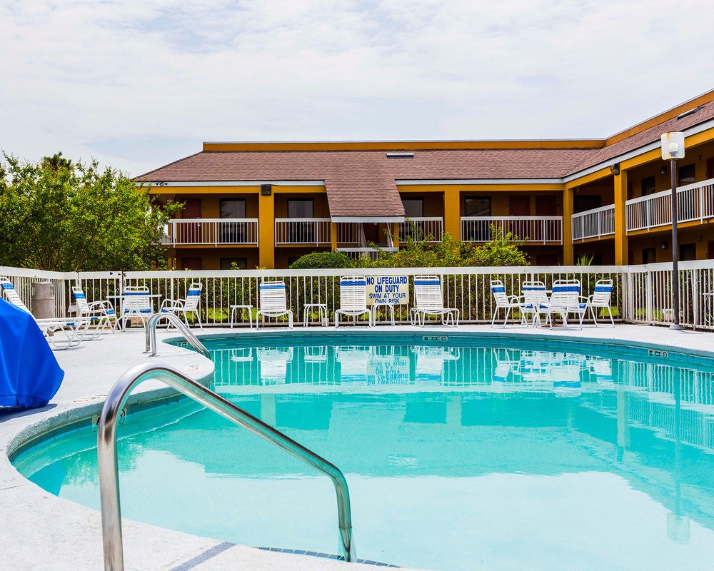 QUALITY INN COLISEUM