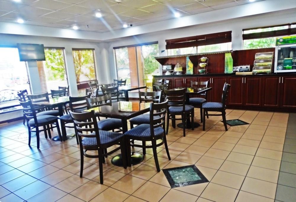 QUALITY INN & SUITES photo 1