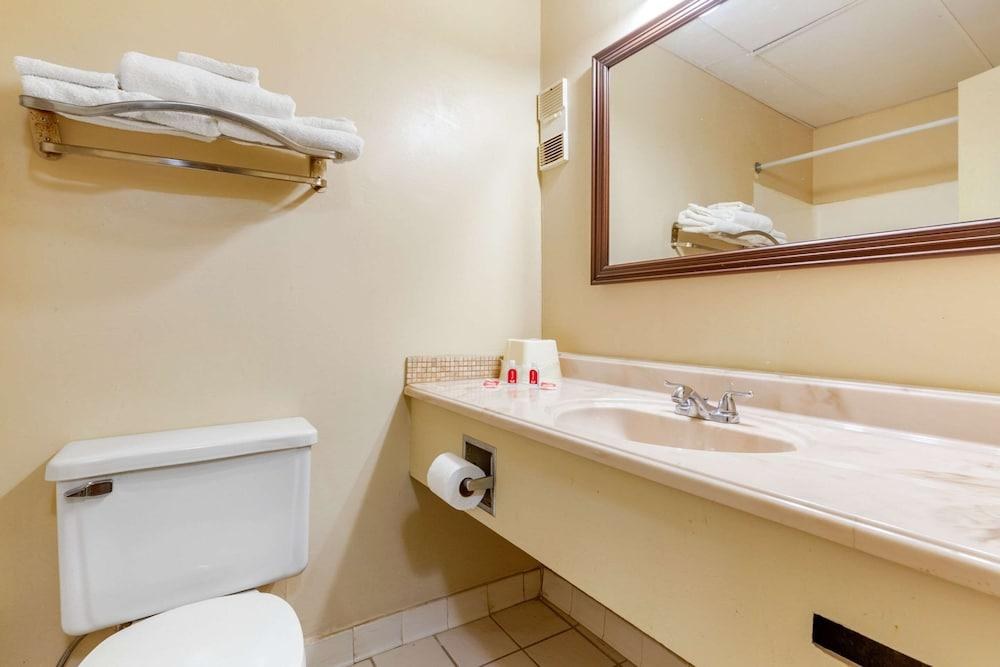 ECONO LODGE photo 2