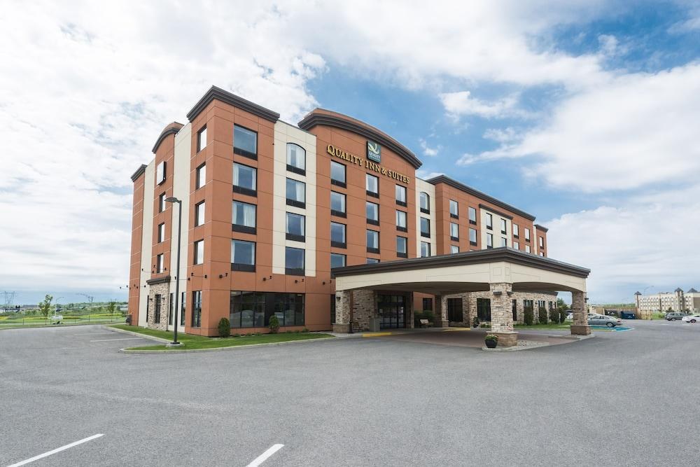 QUALITY INN & SUITES photo 3