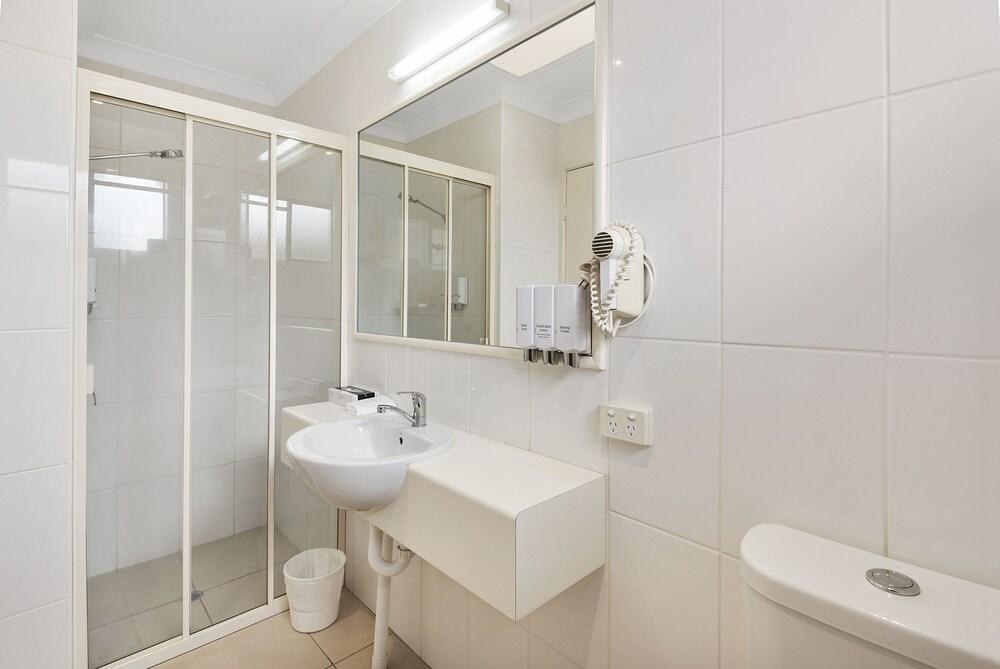 COMFORT INN GLENFIELD photo 2