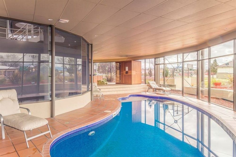 Mantra Bathurst