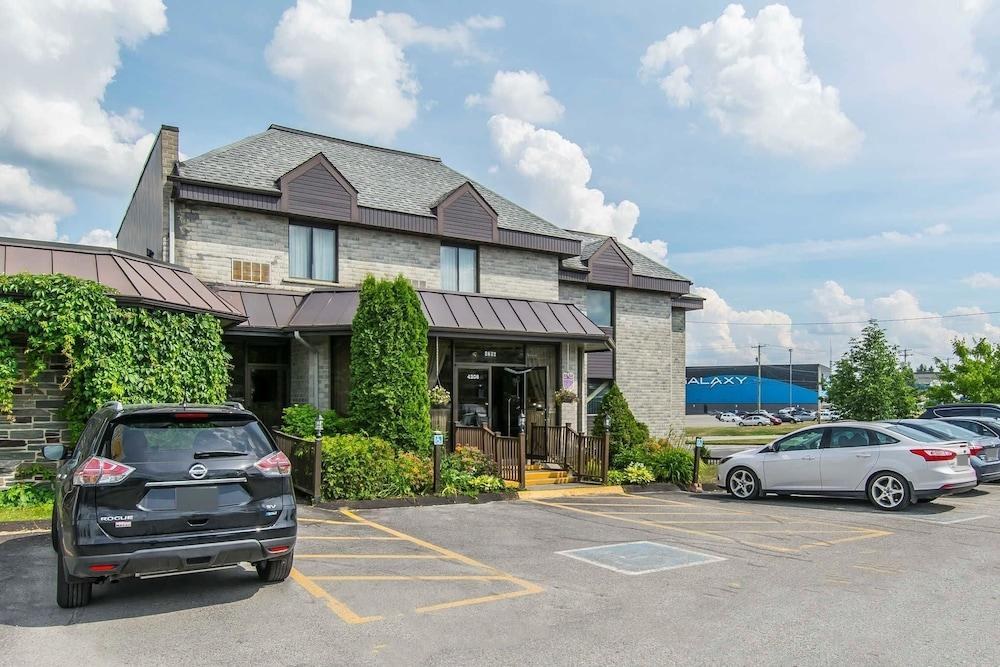 Quality Hotel & Suites Sherbrooke photo 3