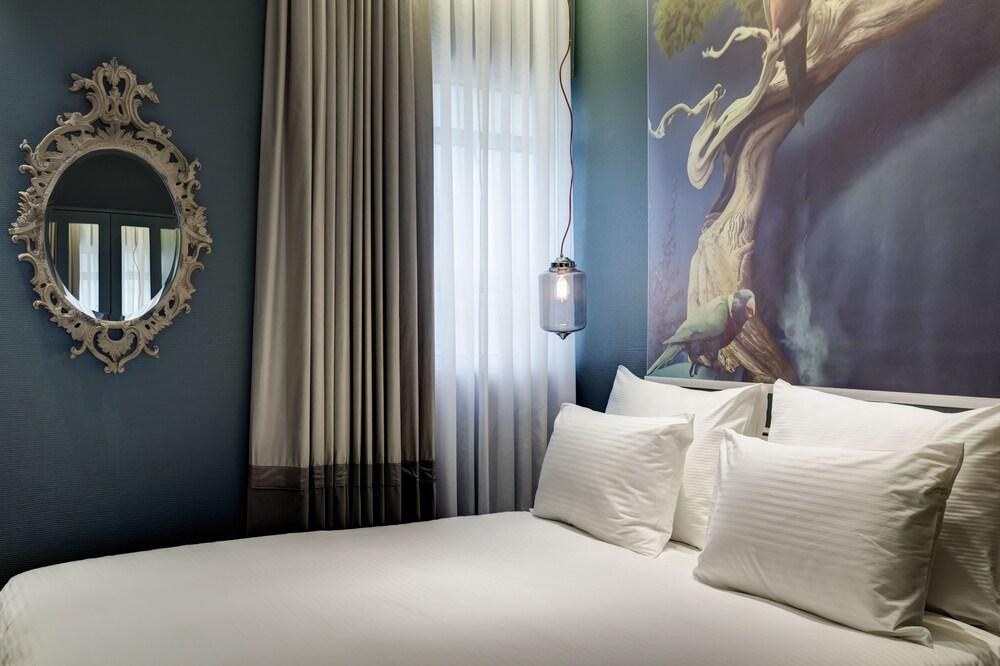 GORDON HOTEL & LOUNGE photo 2