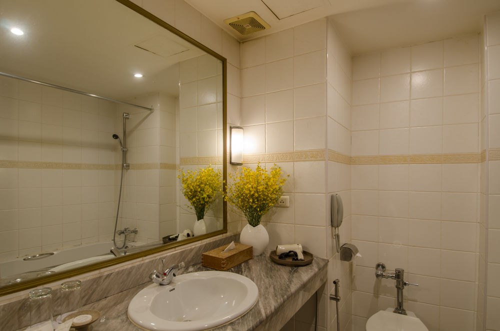 The Tarntawan Hotel Surawong Bangkok photo 1