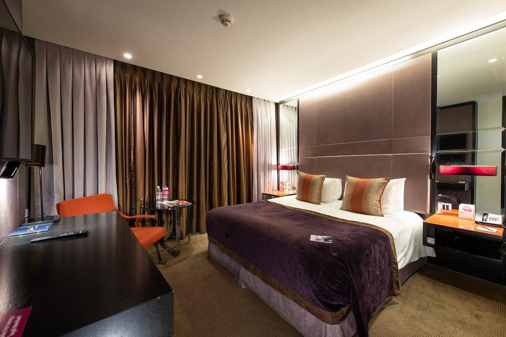 CROWNE PLAZA BATTERSEA photo 3