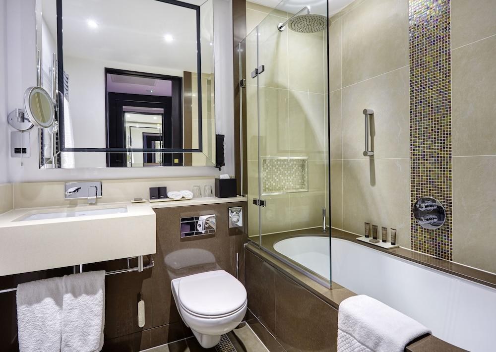 CROWNE PLAZA BATTERSEA photo 4