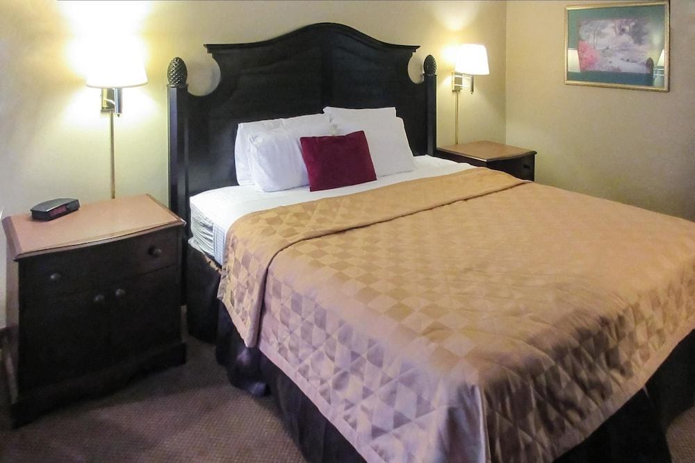 ECONO LODGE EUREKA SPRINGS photo 3