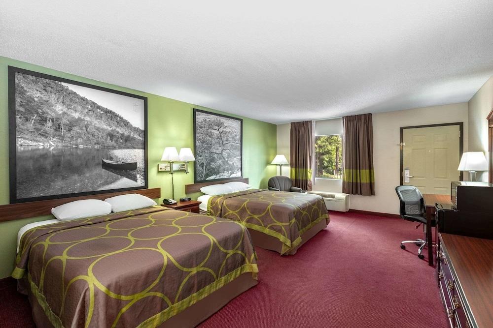 SUPER 8 BY WYNDHAM EUREKA SPRINGS photo 3