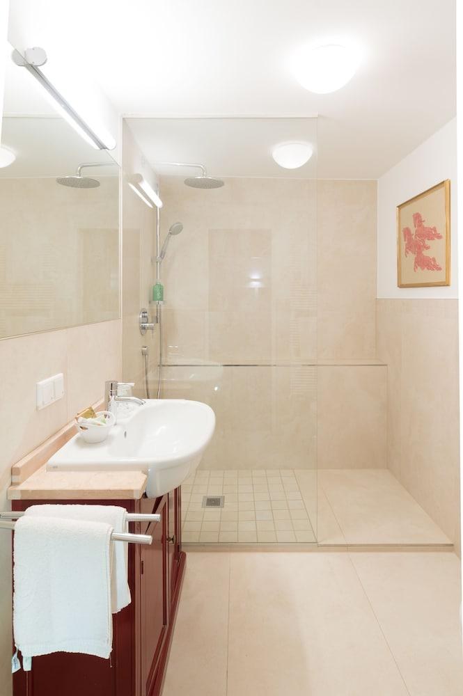 MINOTEL AMADEUS photo 4