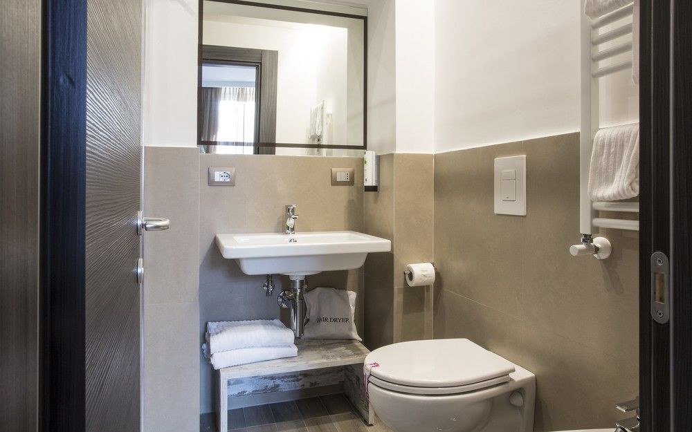 The Guardian Hotel photo 1