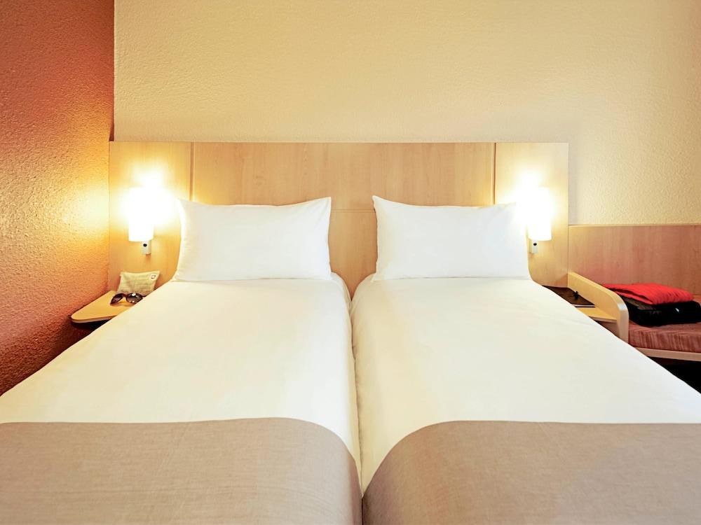 Ibis Kuwait Salmiya photo 3