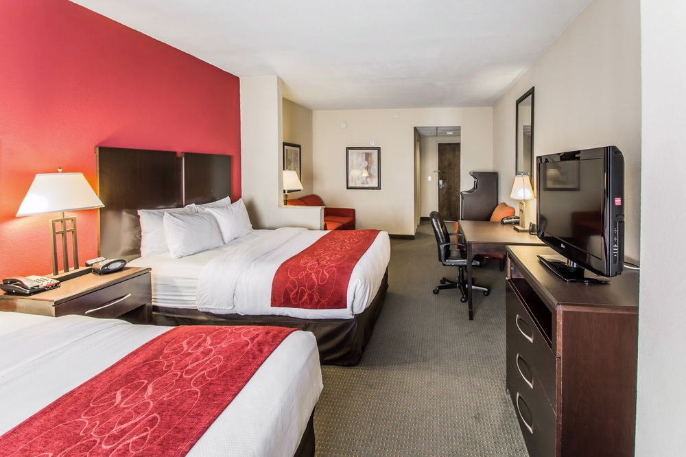 COMFORT SUITES photo 1