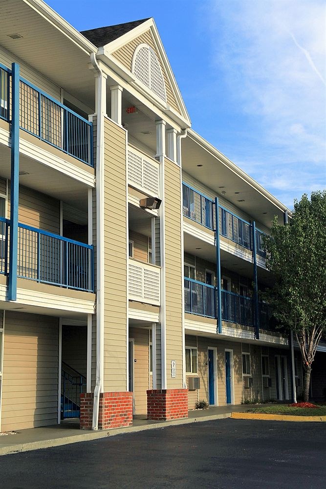 SUBURBAN EXTENDED STAY SOUTH photo 1