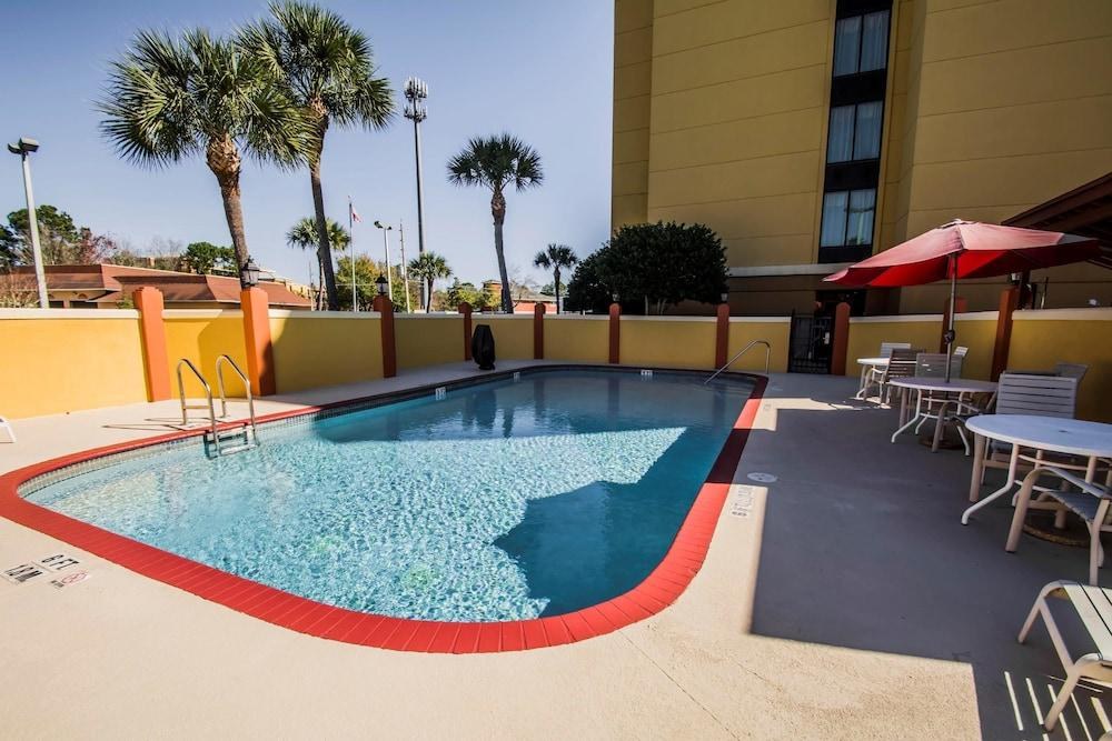 COMFORT SUITES BAYMEADOWS NEAR BUTLER BLVD photo 2