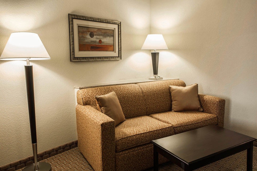 COMFORT SUITES