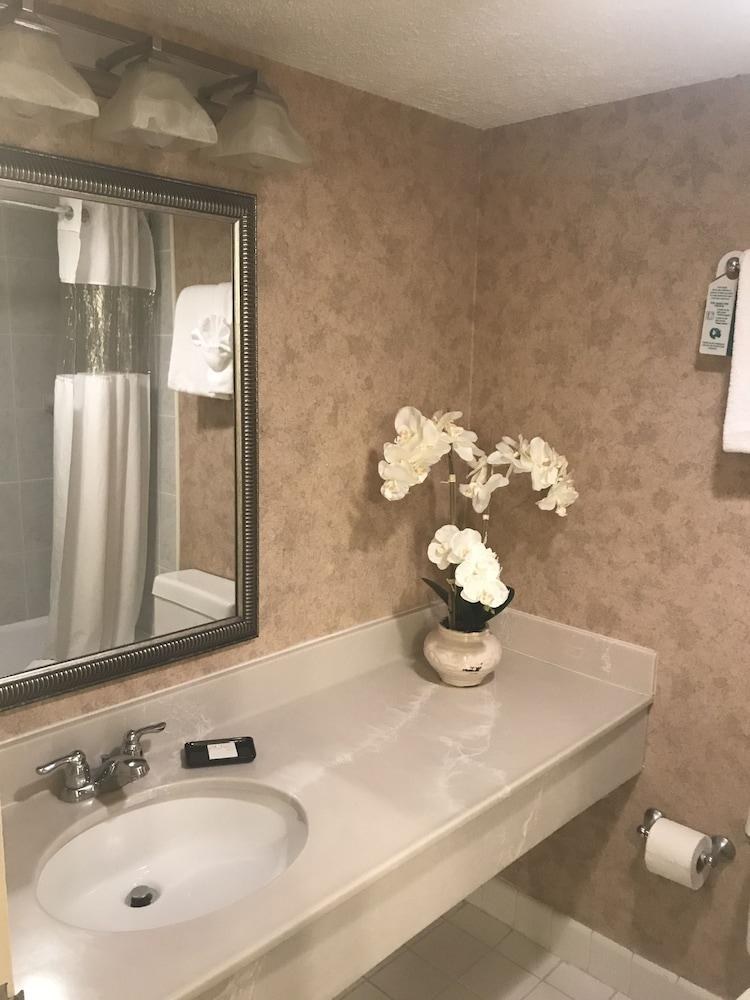 LAKEVIEW GOLF RESORT & SPA photo 3