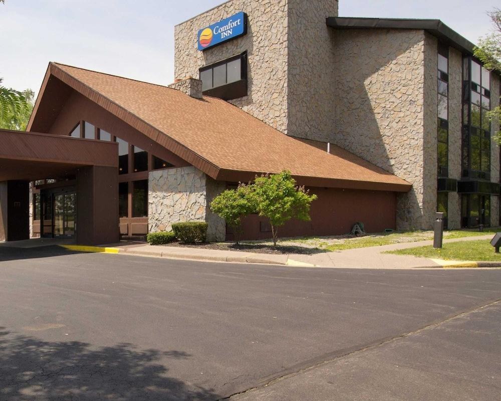 COMFORT INN CARRIER CIRCLE photo 2