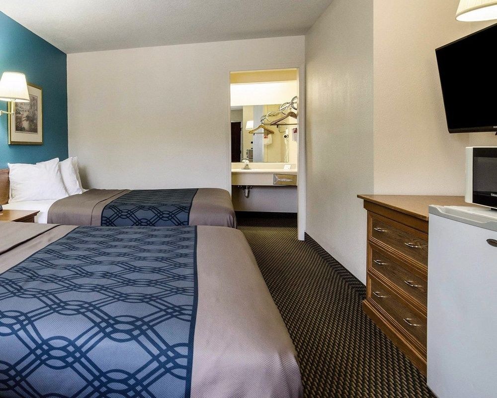 ECONO LODGE UNIVERSITY
