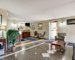 ECONO LODGE COLISEUM photo 2