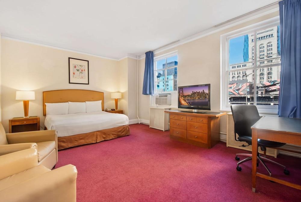 Travelodge by Wyndham Downtown Chicago photo 2