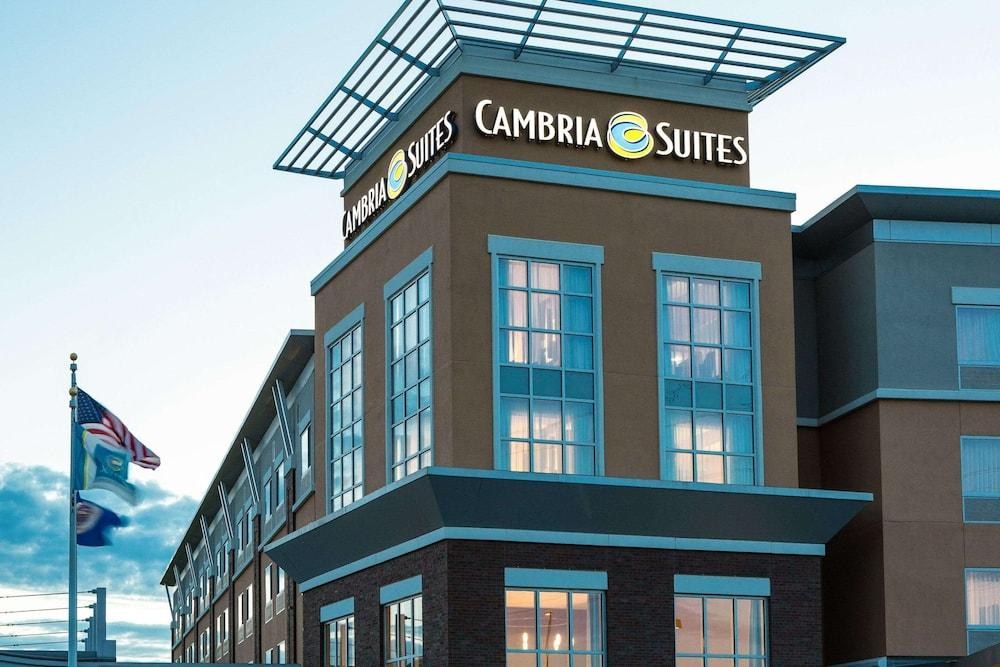 CAMBRIA SUITES photo 3