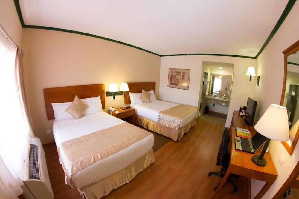 COMFORT INN MONCLOVA photo 3