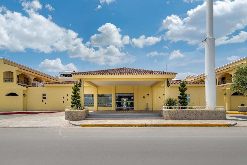COMFORT INN MONCLOVA photo 4