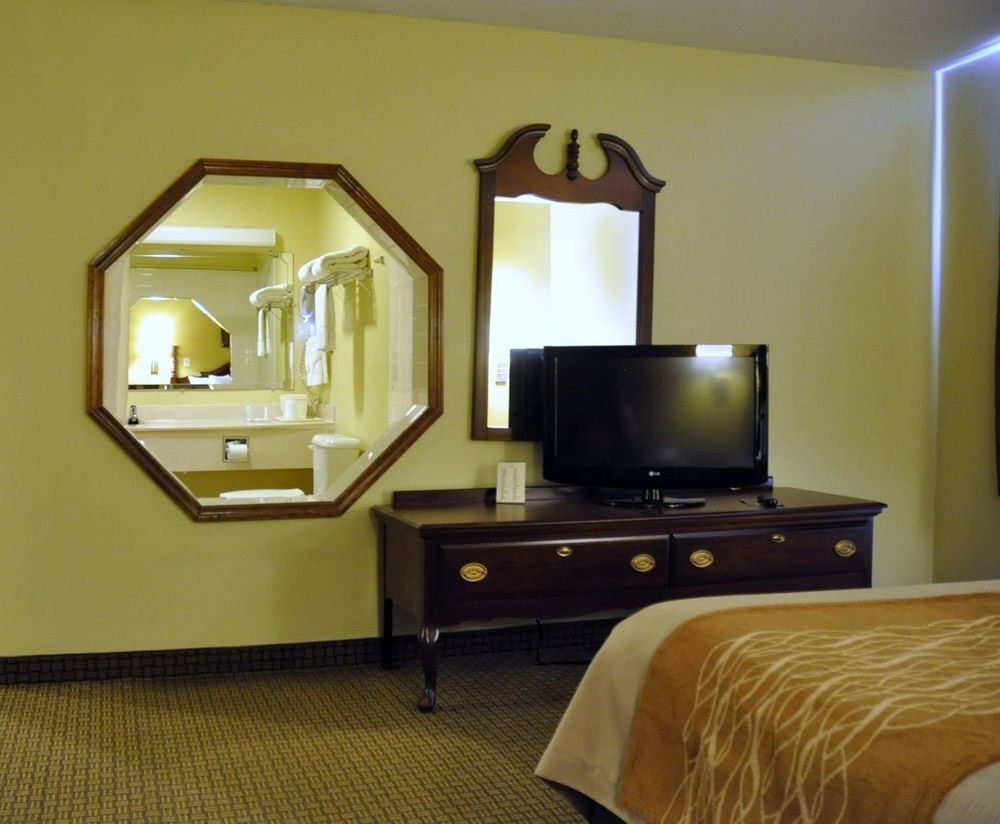COMFORT INN