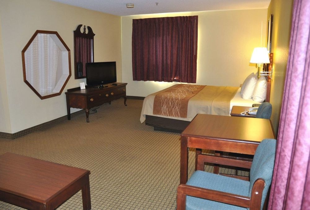 COMFORT INN photo 1