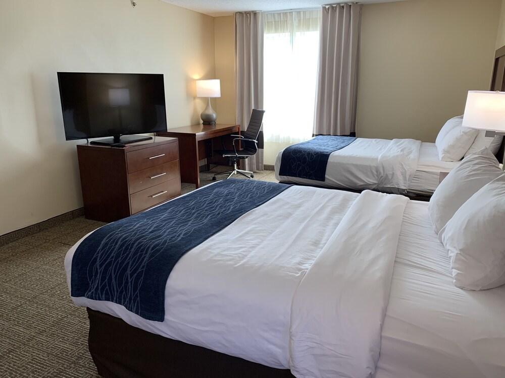 COMFORT INN photo 2