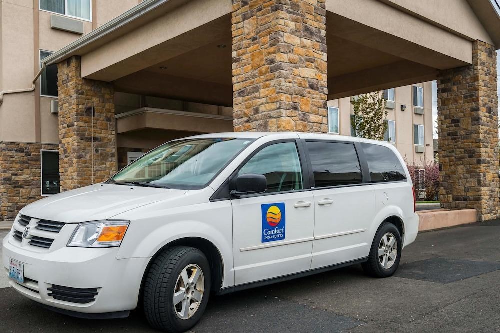 COMFORT INN & SUITES photo 4