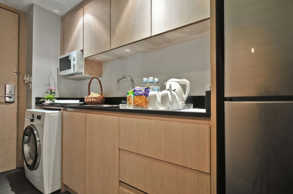 THE ASHLEE HEIGHTS PATONG HOTEL & SUITES