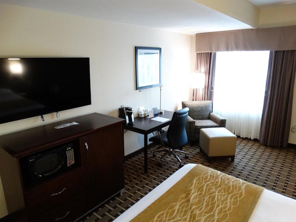 COMFORT INN & SUITES OVERLAND PARK - KANSAS CITY SOUTH photo 3