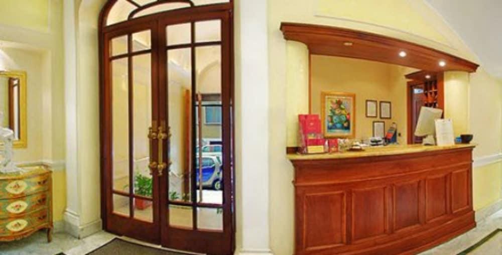 ASTORIA GARDEN HOTEL photo 3