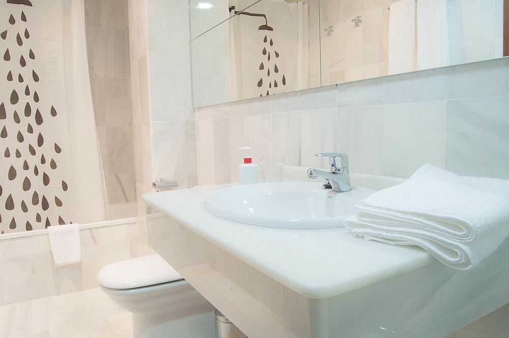 APARTAMENTOS CATEDRAL PLAZA 3000 photo 3