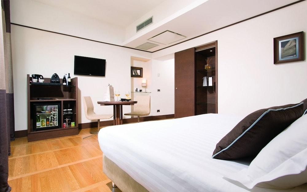 INDEPENDENT HOTEL photo 3