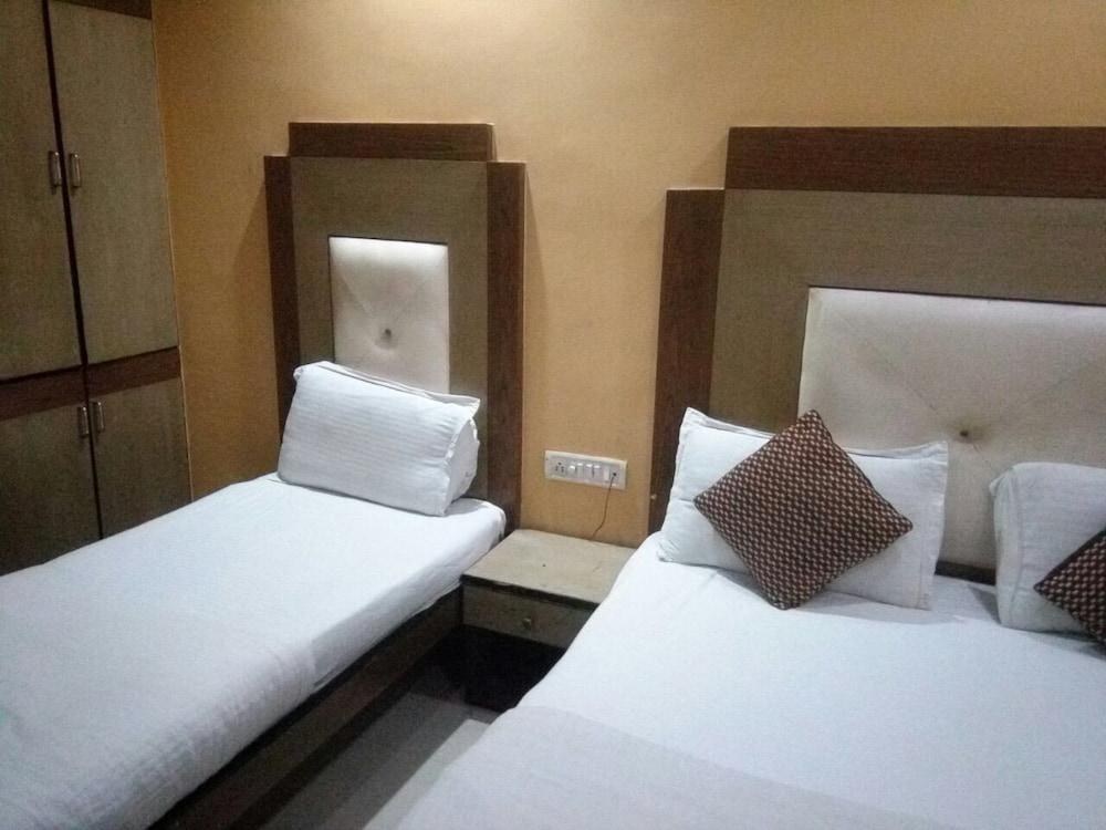 SPLASH HOTEL photo 3