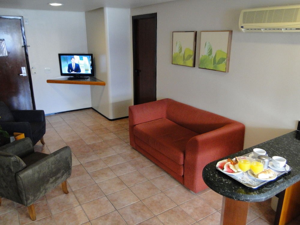 PLAZA PRAIA SUITES