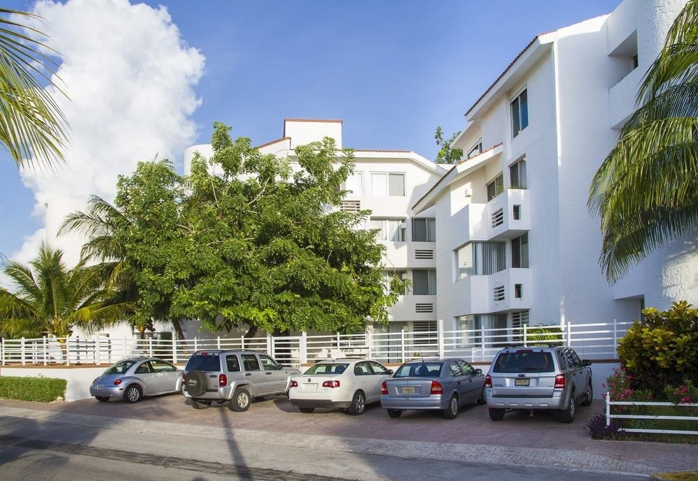 LAS GAVIOTAS HOTEL AND SUITES
