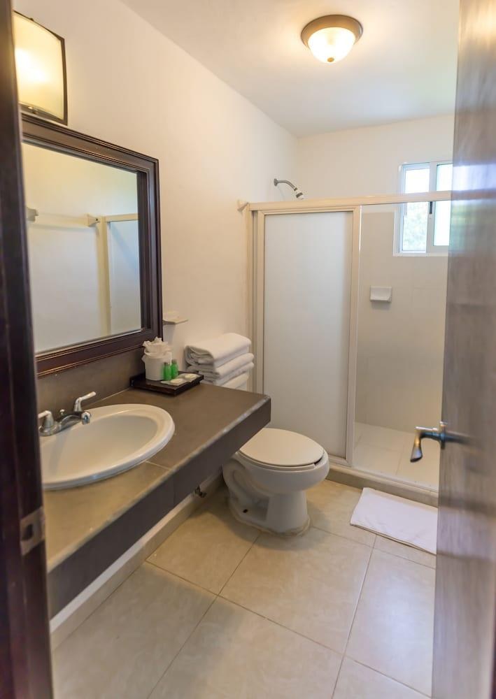LAS GAVIOTAS HOTEL AND SUITES photo 2
