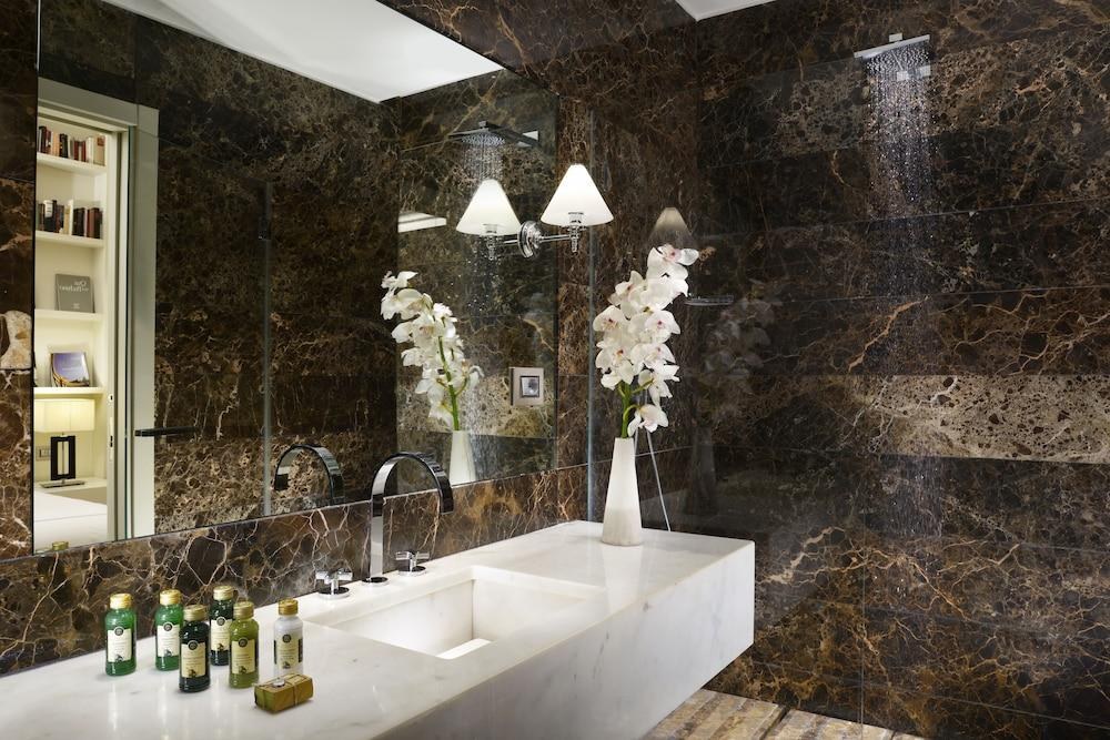 THE FIRST LUXURY ART photo 2