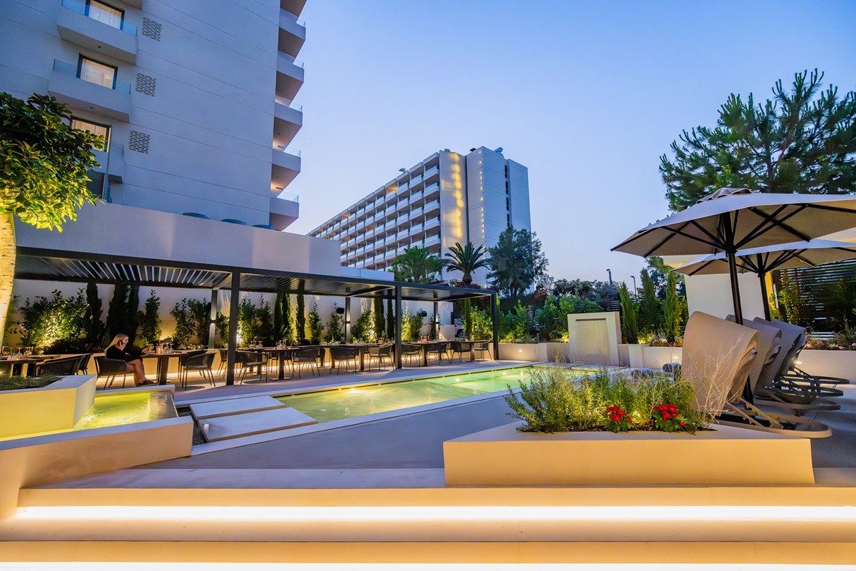 DIVANI ESCAPE-ADULTS ONLY photo 1