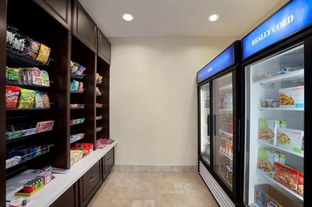 Hilton Garden Inn Edmonton International Airport photo 3