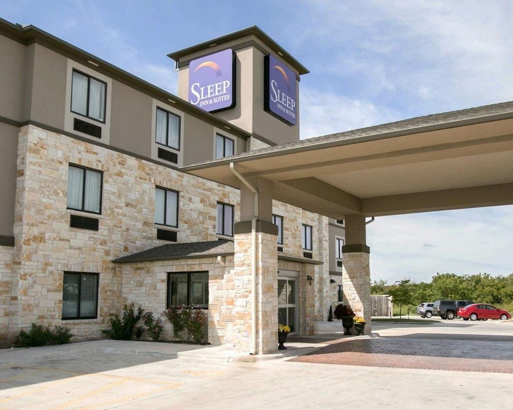 SLEEP INN & SUITES AUSTIN NORTH - I-35 photo 2