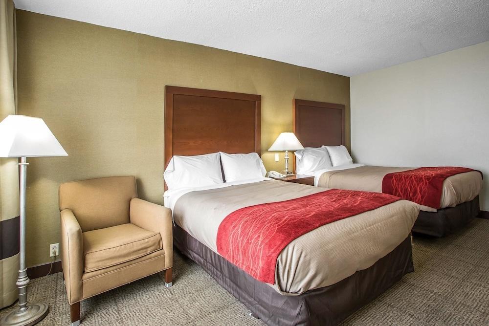 CLARION HOTEL MIDWAY AIRPORT photo 4