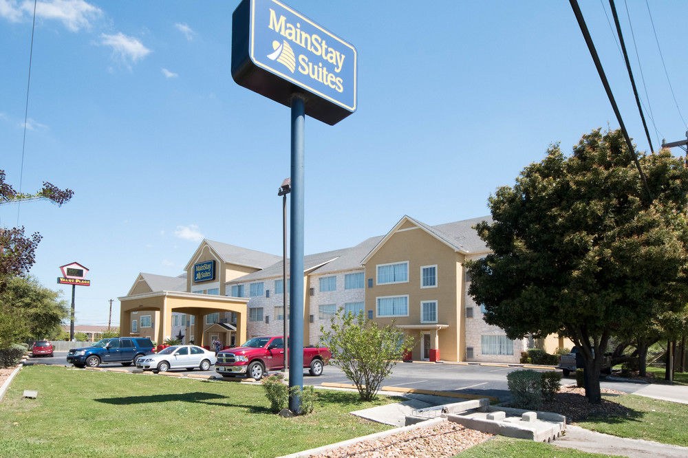 MAINSTAY SUITES BY FT. SAM HOUSTON photo 3