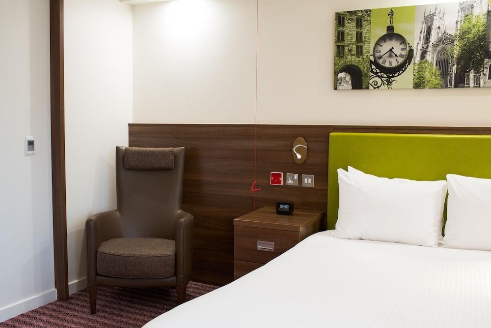 Hampton by Hilton York photo 2