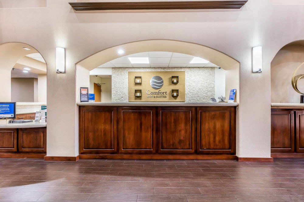 COMFORT INN & SUITES AIRPORT-AMERICAN WAY photo 1